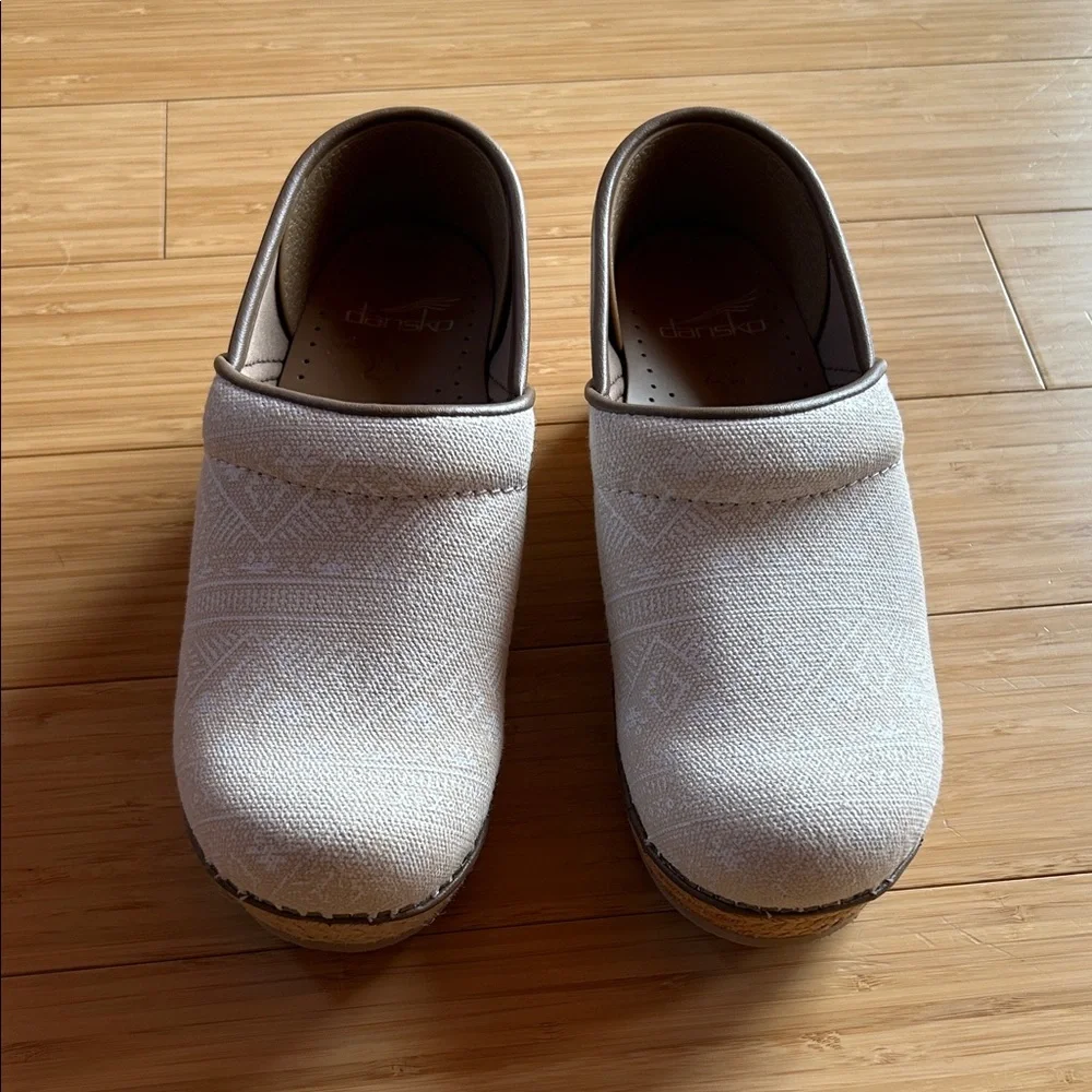 Dansko Light Tan Patterned Clogs - Picture 1 of 5